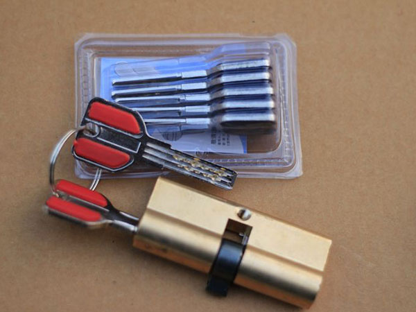 定远24小时上门开锁公司